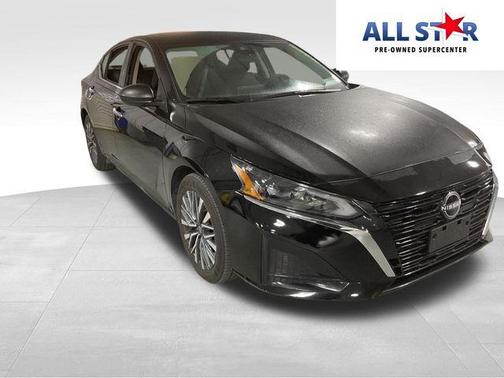 Super Black Clearcoat 2025 Nissan Altima 2.5 SV