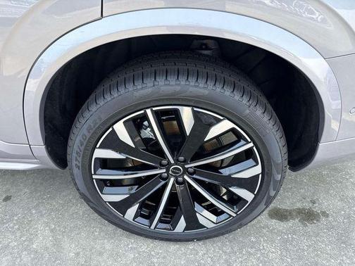 2026 Volvo XC90 Ultra, B6 AWD Gas (mild hybrid), Gasoline, Bright, 7 Seats