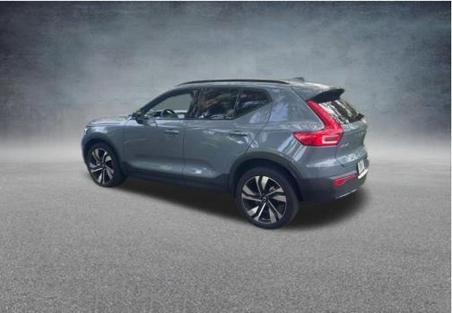 Thunder Grey Metallic 2023 Volvo XC40 B5 Plus Dark Theme