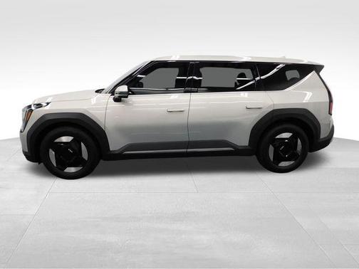 2024 Kia EV9 Light Long Range