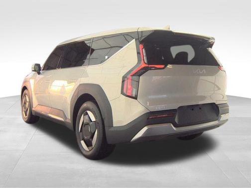 2024 Kia EV9 Light Long Range