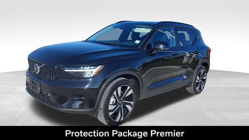 Onyx Black Metallic 2024 Volvo XC40 B5 Plus Dark Theme