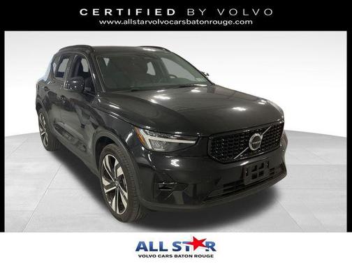 Onyx Black Metallic 2024 Volvo XC40 B5 Plus Dark Theme