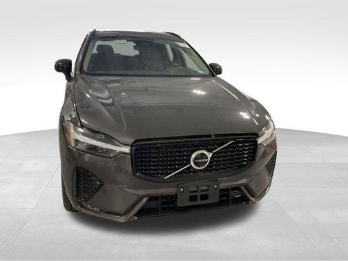 Gray 2025 Volvo XC60 B5 Plus