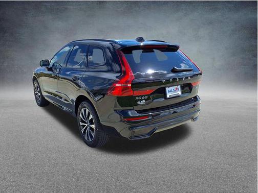 Onyx Black 2025 Volvo XC60 B5 Core