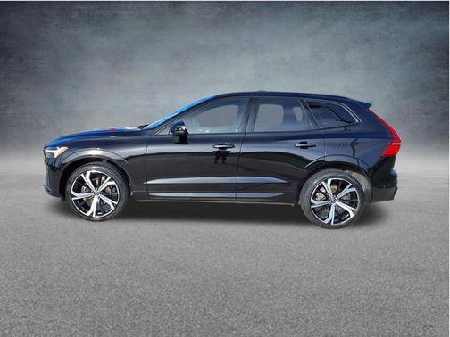 Onyx Black Metallic 2023 Volvo XC60 B5 Ultimate Dark Theme
