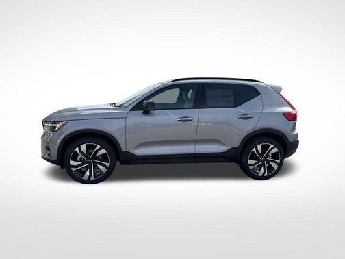 2026 Volvo XC40 Ultra, B5 AWD Gas (mild hybrid), Dark