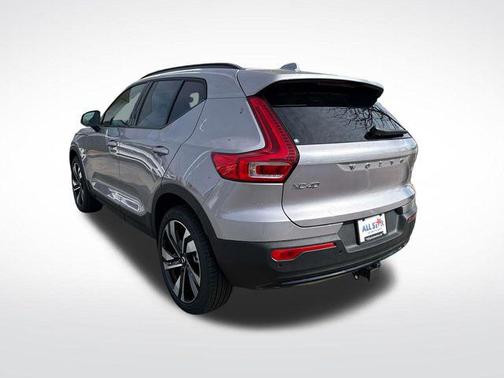 2026 Volvo XC40 Ultra, B5 AWD Gas (mild hybrid), Dark