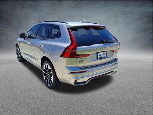 Bright Dusk Metallic 2026 Volvo XC60 B5 Plus