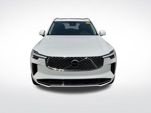 Crystal White Pearl 2026 Volvo XC90 Plus, B6 AWD Gas (mild hybrid), Gasoline, Bright, 7 Seats
