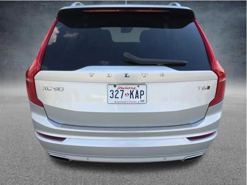 Bright Silver Metallic 2018 Volvo XC90 T6 Momentum
