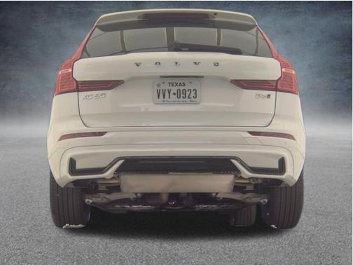Crystal White 2025 Volvo XC60 B5 Core