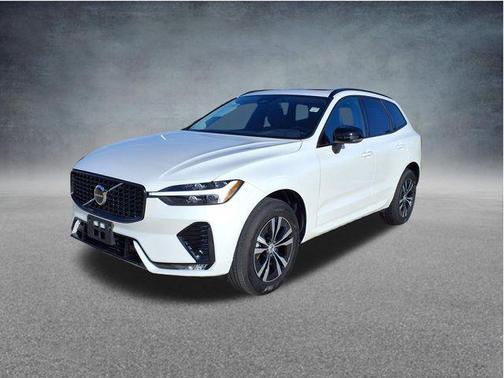 Crystal White 2025 Volvo XC60 B5 Core