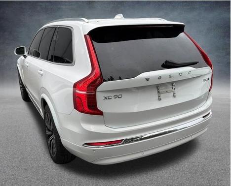 Crystal White Metallic 2025 Volvo XC90 B6 Plus 6-Seater