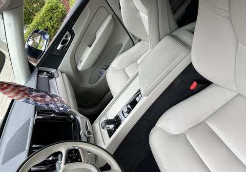 Denim Blue Metallic 2023 Volvo XC60 B5 Core