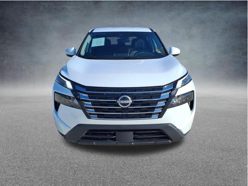 Everest White Pearl 2025 Nissan Rogue SV