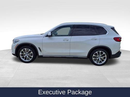 Mineral White Metallic 2020 BMW X5 sDrive40i