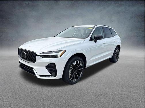 Crystal White Metallic 2026 Volvo XC60 B5 Ultra