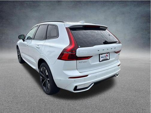Crystal White Metallic 2026 Volvo XC60 B5 Ultra