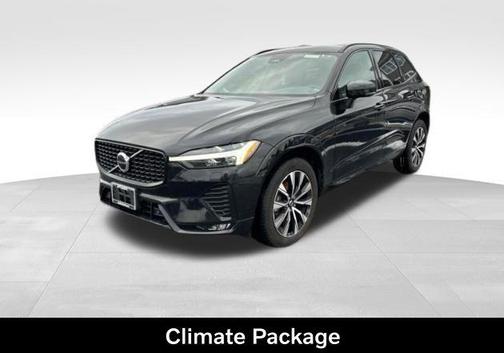 2024 Volvo XC60 B5 Core Dark Theme