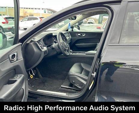 2024 Volvo XC60 B5 Core Dark Theme