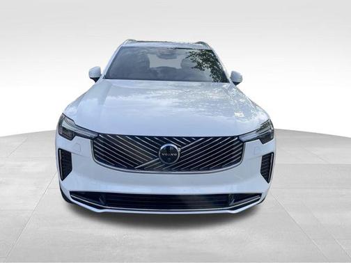 Crystal White Pearl 2026 Volvo XC90 Plus, B5 AWD Gas (mild hybrid), Gasoline, Bright, 7 Seats