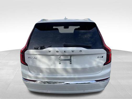 Crystal White Pearl 2026 Volvo XC90 Plus, B5 AWD Gas (mild hybrid), Gasoline, Bright, 7 Seats