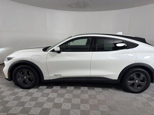 2022 Ford Mustang Mach-E Select