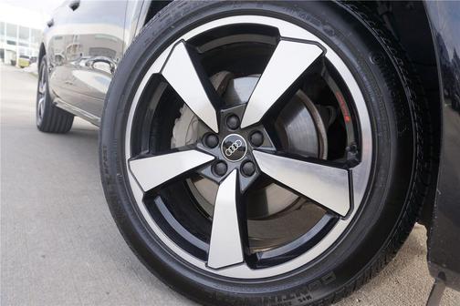 2023 Audi Q5 45 S line Prestige