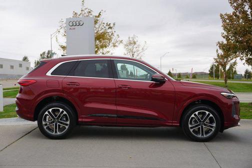 2025 Audi Q5 Premium Plus TFSI quattro S tronic