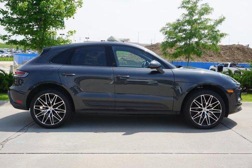 2024 Porsche Macan Base