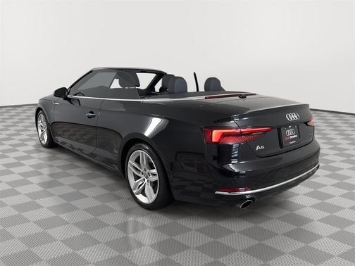 Mythos Black Metallic/Black Roof 2019 Audi A5 45 Premium