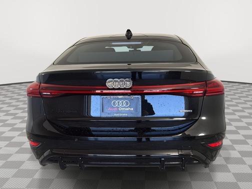 Mythos Black Metallic 2027 Audi A6 e-tron Prestige