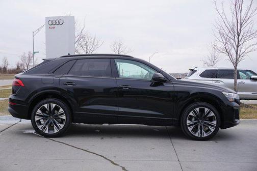 2025 Audi Q8 55 Premium Plus