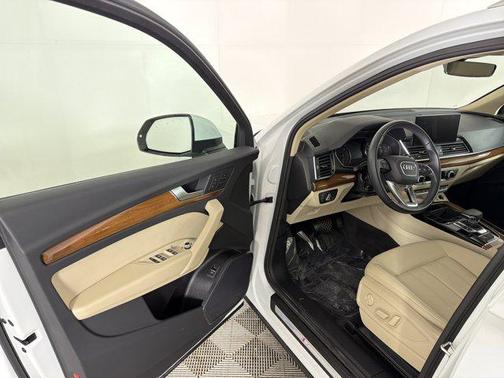 2022 Audi Q5 45 S line Premium