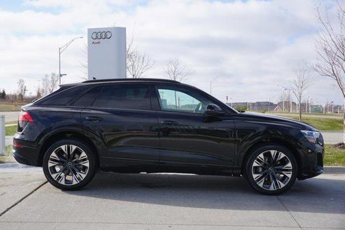 2025 Audi Q8 55 Premium Plus