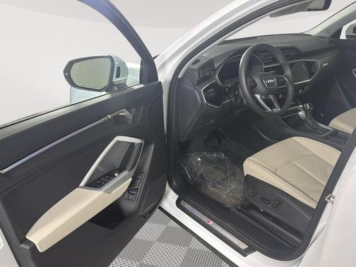 2025 Audi Q3 45 S line Premium Plus