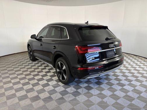 2022 Audi Q5 40 Premium Plus