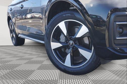 2022 Audi Q5 40 Premium Plus