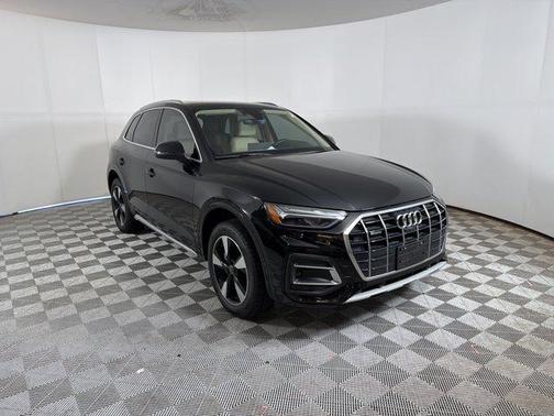 2022 Audi Q5 40 Premium Plus