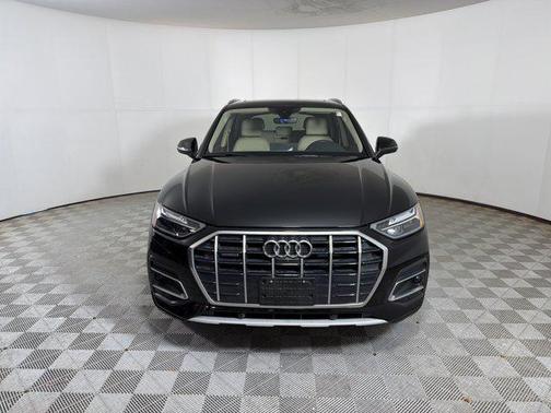 2022 Audi Q5 40 Premium Plus