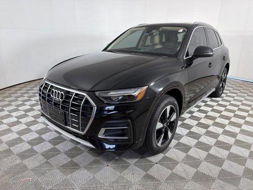 2022 Audi Q5 40 Premium Plus