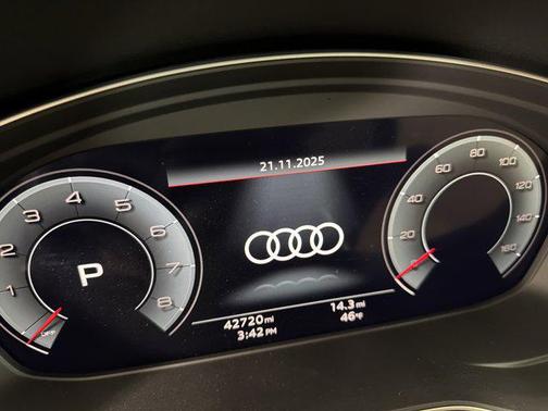 2022 Audi Q5 40 Premium Plus