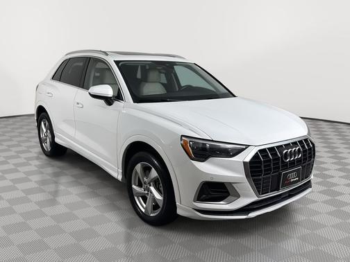Ibis White 2020 Audi Q3 45 Premium