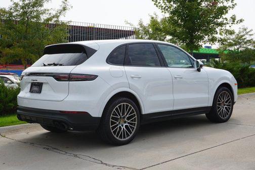 2022 Porsche Cayenne Platinum Edition