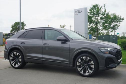 2025 Audi Q8 55 Premium Plus