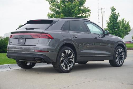 2025 Audi Q8 55 Premium Plus