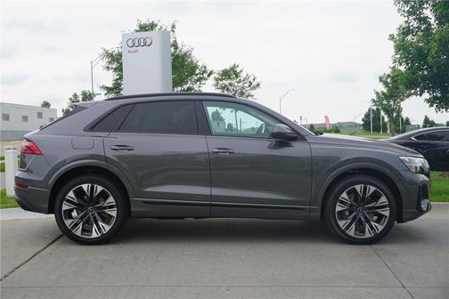 2025 Audi Q8 55 Premium Plus