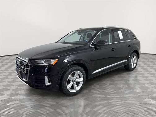 Mythos Black Metallic 2023 Audi Q7 45 Premium Plus