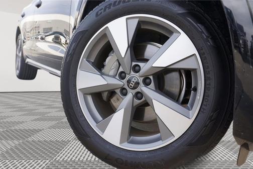 2023 Audi Q5 40 Premium Plus